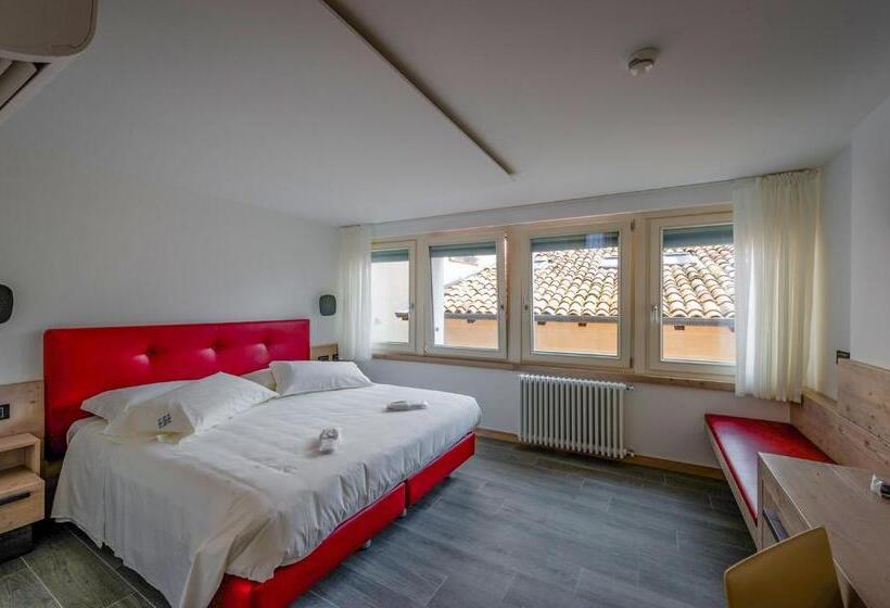 수피리어 룸 산전망, Ambra