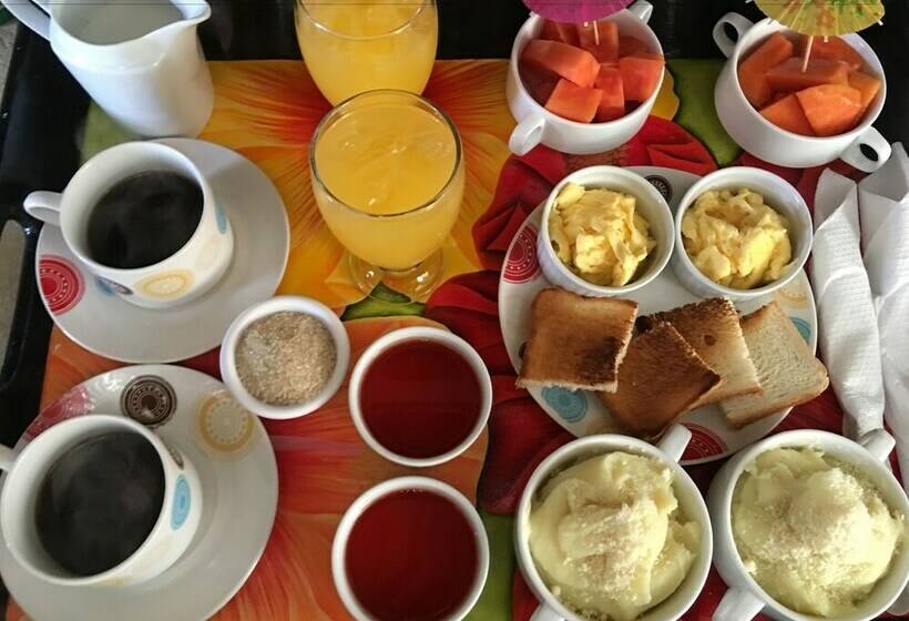 חדר משפחתי, Boutique Simona