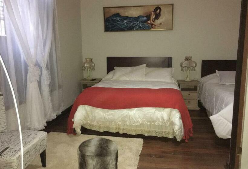 غرفة قياسية ثلاثية, Boutique Suri