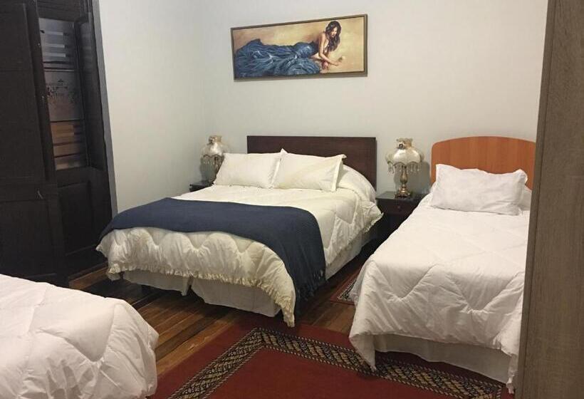 غرفة عائلية, Boutique Suri