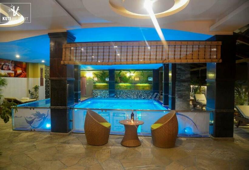 اتاق لوکس یک تخته, Kuti Resort & Spa