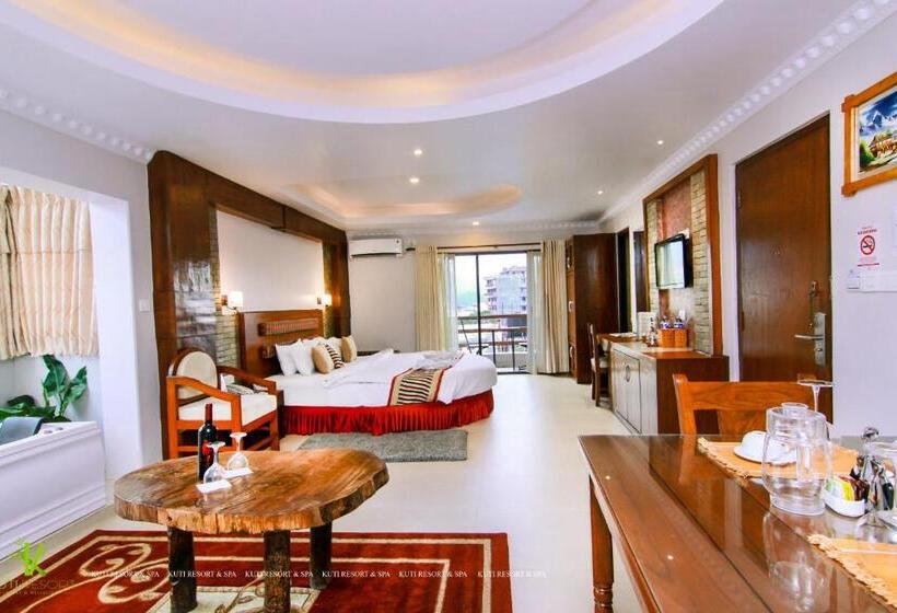 سوییت لوکس, Kuti Resort & Spa