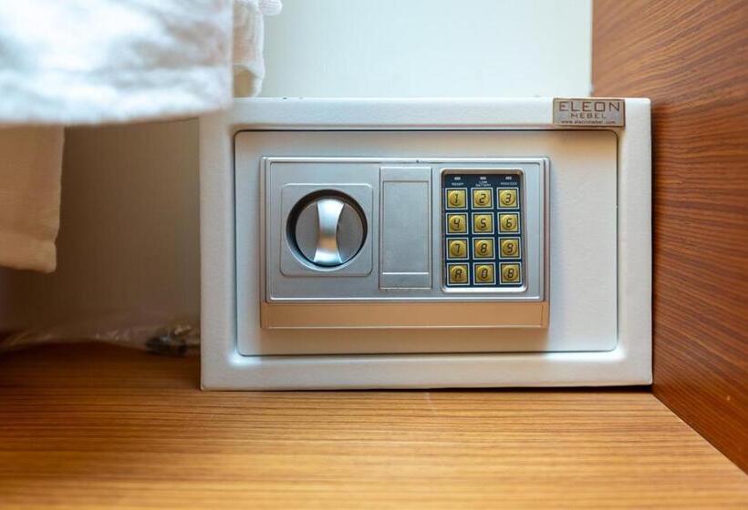 استودیوی لوکس, Manor Luxury Hotel Baku