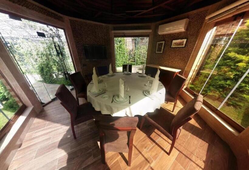 ویلای لوکس 1 خوابه, Manor Luxury Hotel Baku