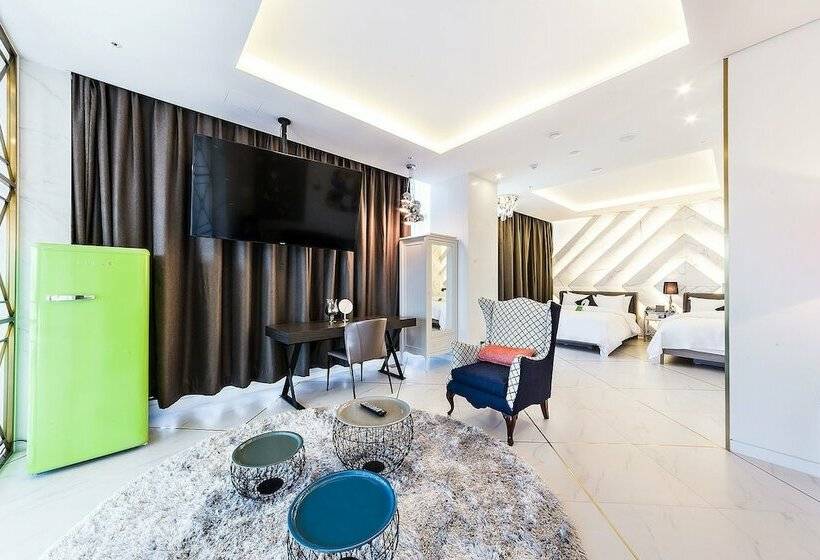 جناح, The Designers Seoul Station