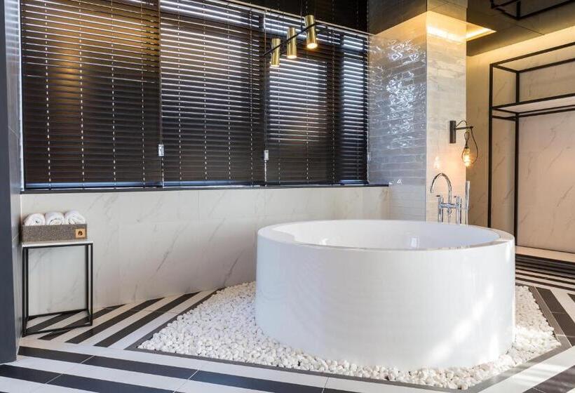 جناح, The Designers Seoul Station