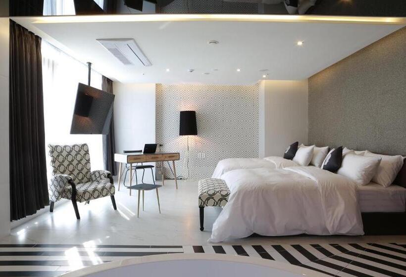 جناح, The Designers Seoul Station