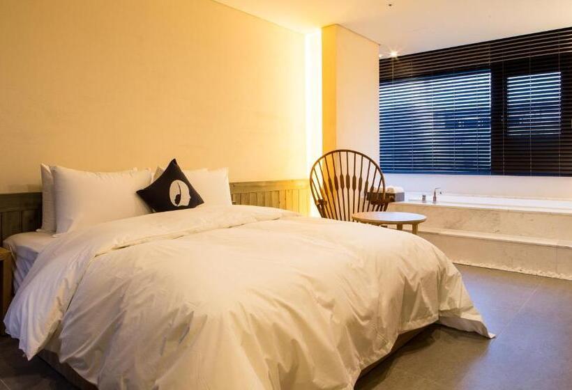 غرفة بريميوم, The Designers Seoul Station