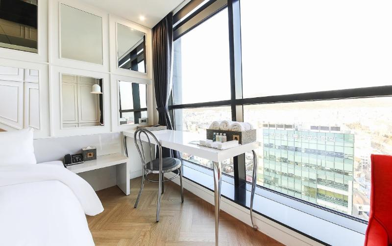 غرفة ديلوكس, The Designers Seoul Station