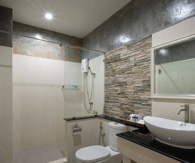 إستوديو قياسى, The Iconic Hotel Ranong