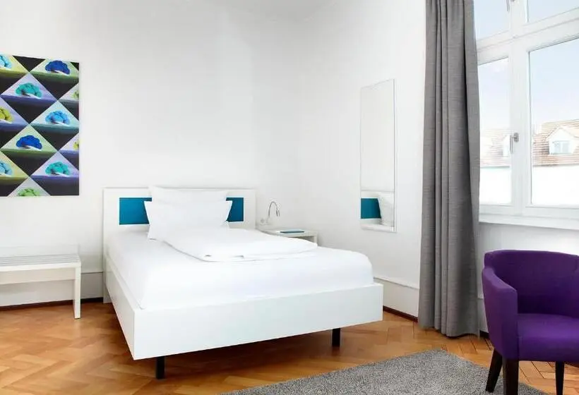 Standard Yhden Hengen Huone, Villa8