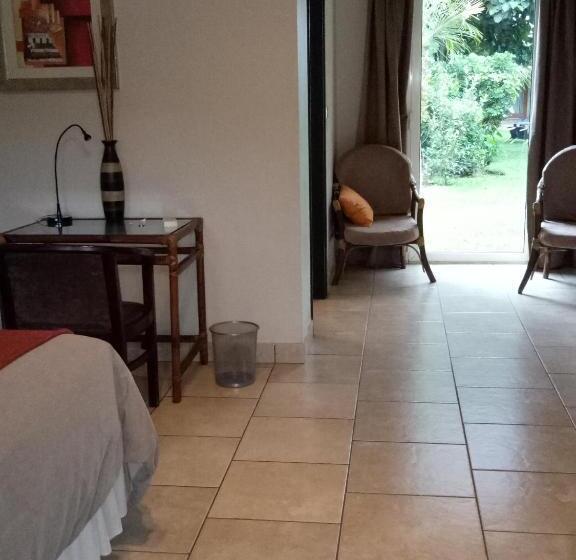 اتاق استاندارد یک نفره, Planet Hotel Hollybum