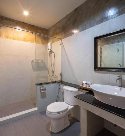 إستوديو قياسى, The Iconic Hotel Ranong