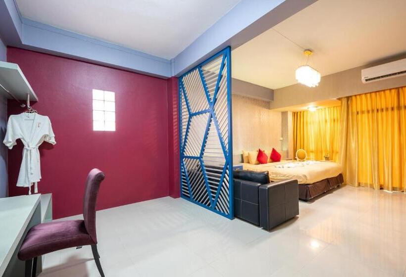 إستوديو قياسى, The Iconic Hotel Ranong