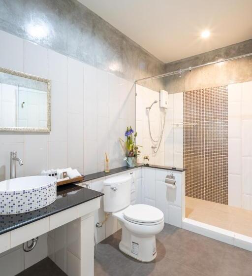 غرفة قياسية سرير كينج, The Iconic Hotel Ranong