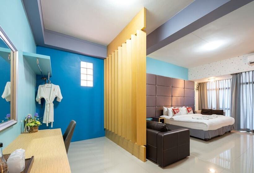 إستوديو قياسى, The Iconic Hotel Ranong