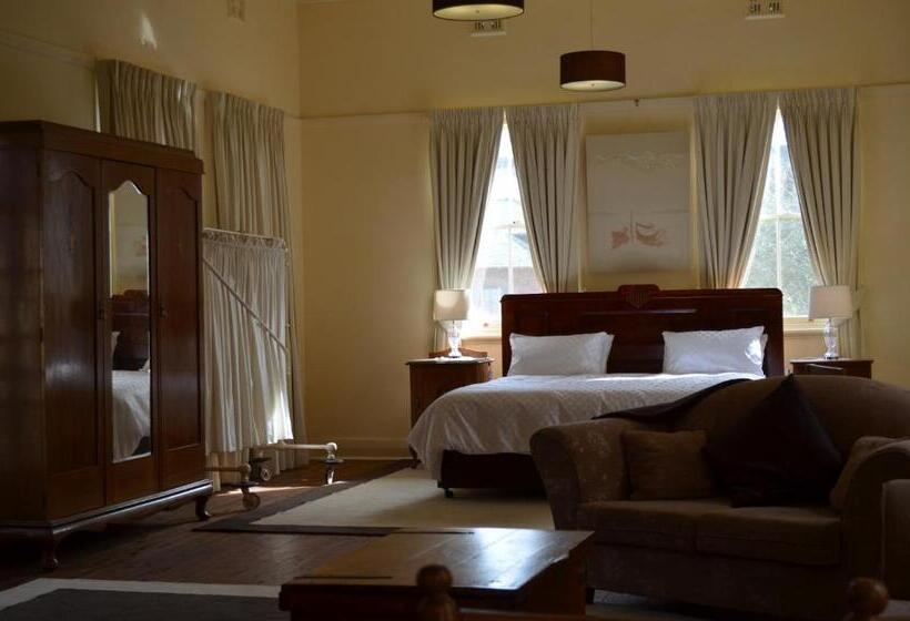 اتاق استاندارد, Old Parkes Convent