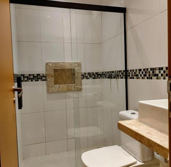 חדר סטנדרט לשלושה, Guess Hotel & Motel