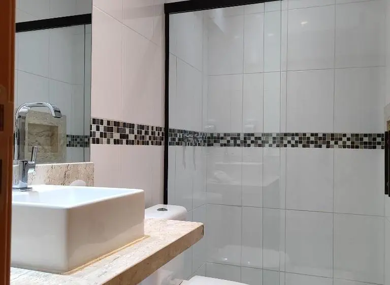 Standard Kolmen Hengen Huone, Guess Hotel & Motel