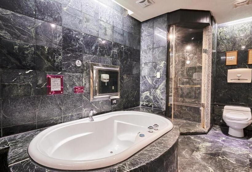 اتاق استاندارد چهار تخته, Holiday Motel