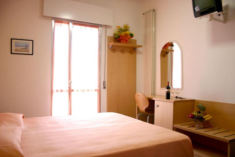 Habitació Estàndard, Della Motta