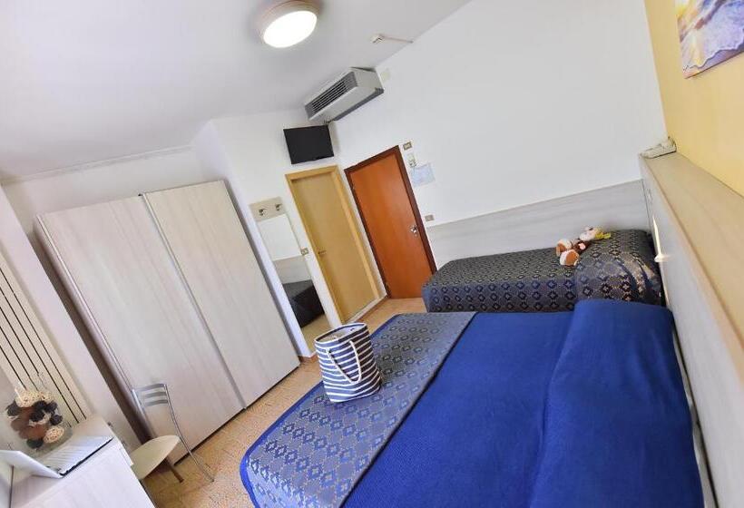 Habitació Quàdruple Estàndard, Della Motta