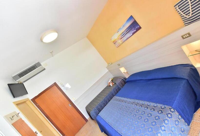 Habitació Quàdruple Estàndard, Della Motta