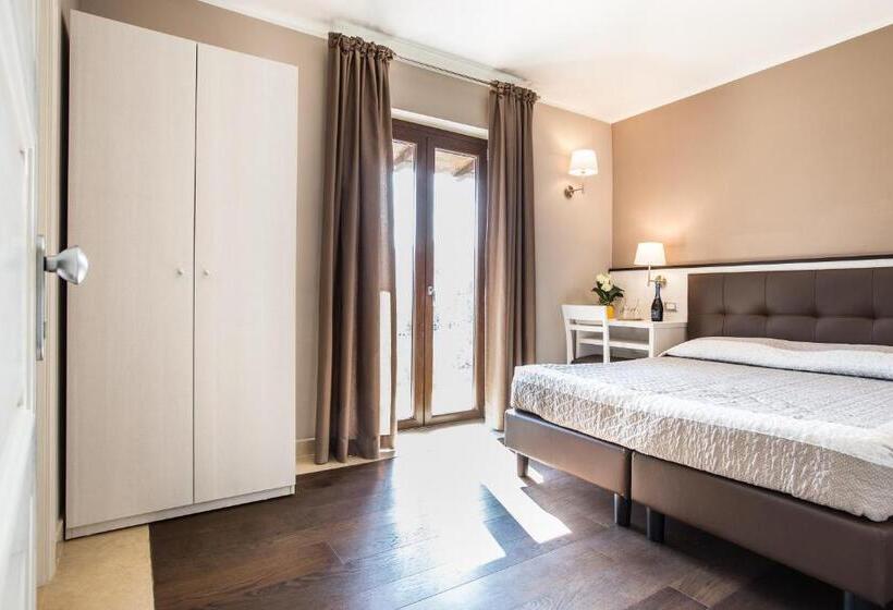 Четырехместный Номер Стандарт с Балконом, Il Fortino