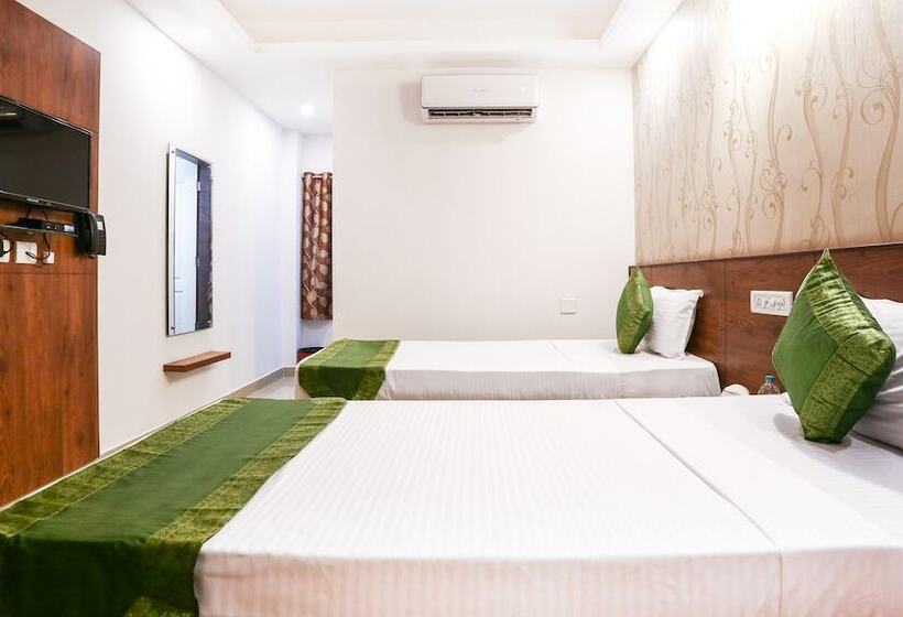 标准间, Treebo Comforts Inn, University Road Deralakatte