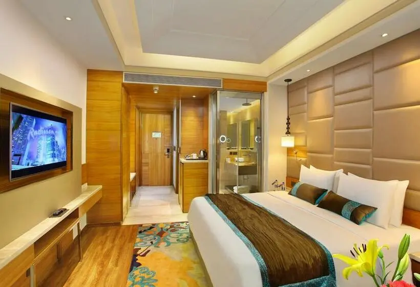Bisneshuone, Radisson Blu Jammu