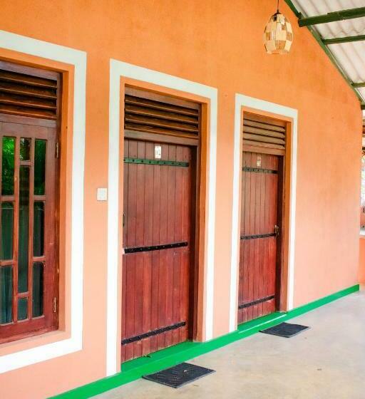 اتاق لوکس, Sarada Beach Resort Yala