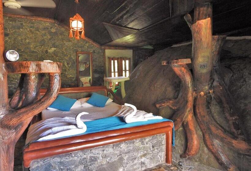 بانگلوی استاندارد, Sarada Beach Resort Yala