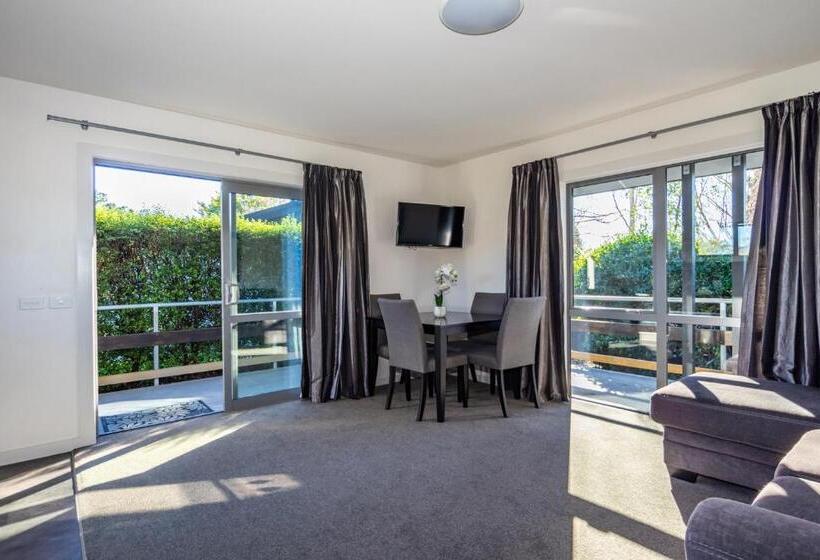 Люкс 2 Спальни, Black On Grey