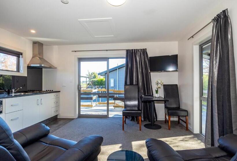 Номер Стандарт Двуспальная Кровать, Black On Grey