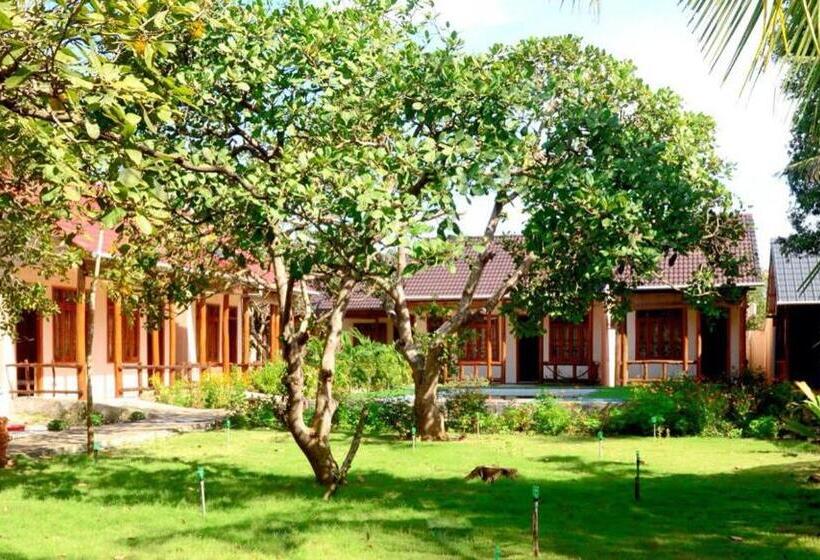 ویلای استاندارد با چشمانداز باغ, Thuy Van Bungalow