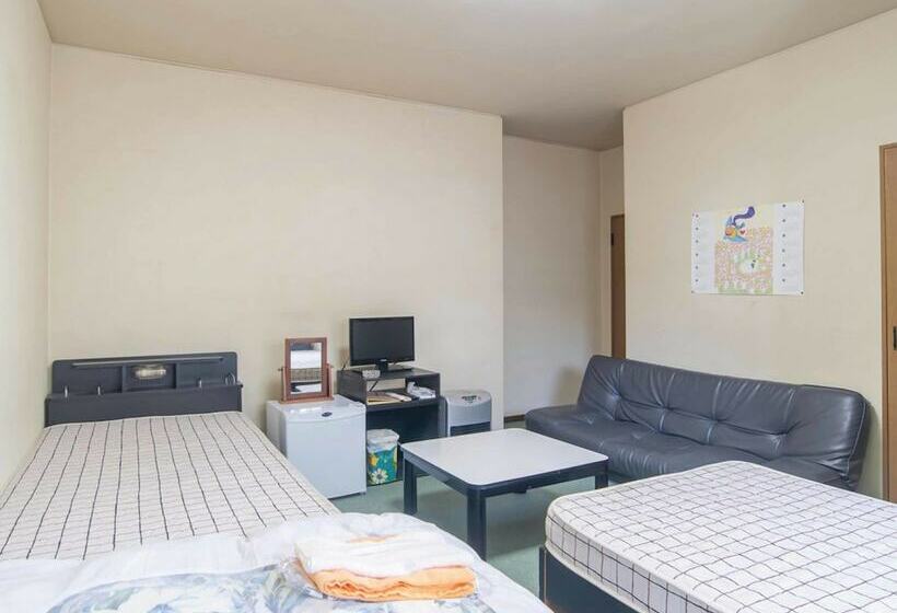 חדר סטנדרט לשלושה, Kenrokuen