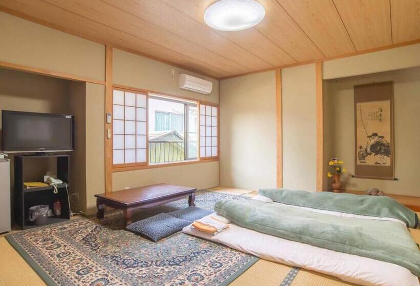 חדר משפחתי, Kenrokuen