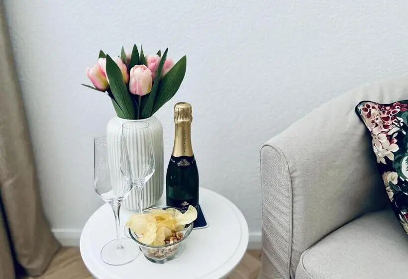 エコノミーシングルルーム, Boutique Hotel Niesenblick   Direkt Am Thunersee Gelegen Mit Self Check In & Digitaler Rezeption