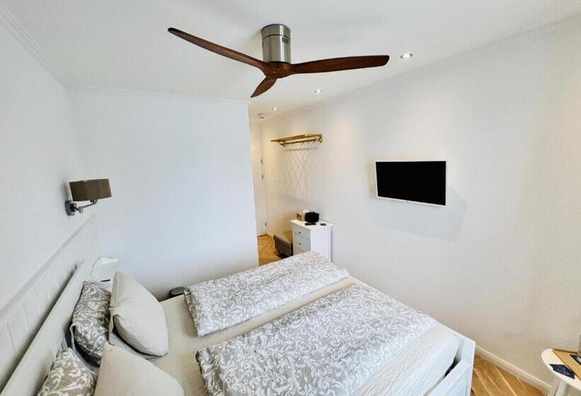 Номер Стандарт Вид на Озеро, Boutique Hotel Niesenblick   Direkt Am Thunersee Gelegen Mit Self Check In & Digitaler Rezeption