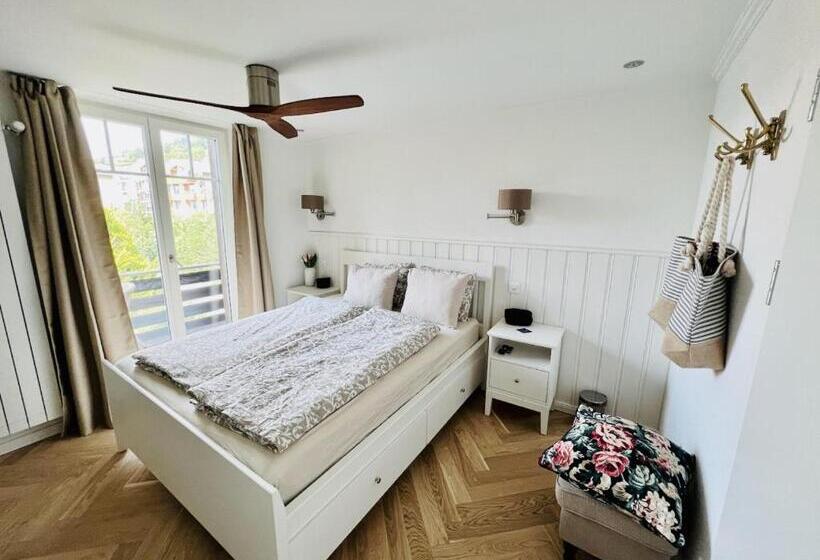 Номер Deluxe Вид на Озеро, Boutique Hotel Niesenblick   Direkt Am Thunersee Gelegen Mit Self Check In & Digitaler Rezeption