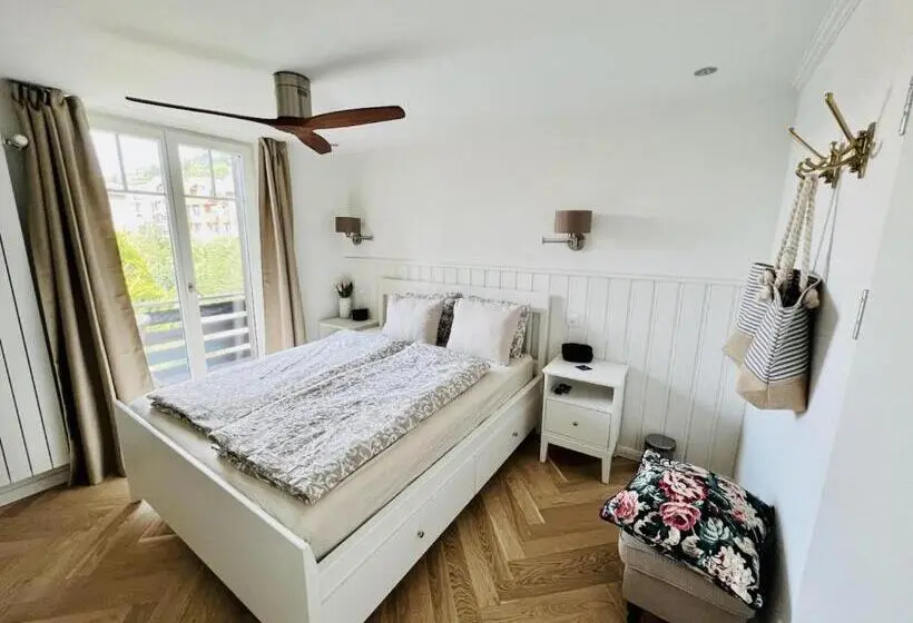 レイクビューデラックスルーム, Boutique Hotel Niesenblick   Direkt Am Thunersee Gelegen Mit Self Check In & Digitaler Rezeption