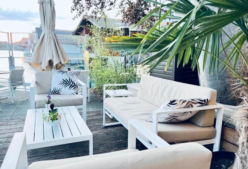 Номер Deluxe Вид на Море с Балконом, Boutique Hotel Niesenblick   Direkt Am Thunersee Gelegen Mit Self Check In & Digitaler Rezeption