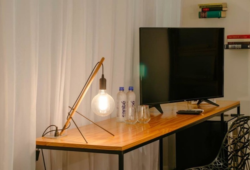 اتاق لوکس با بالکن, Cosmopolitano Hotel Boutique