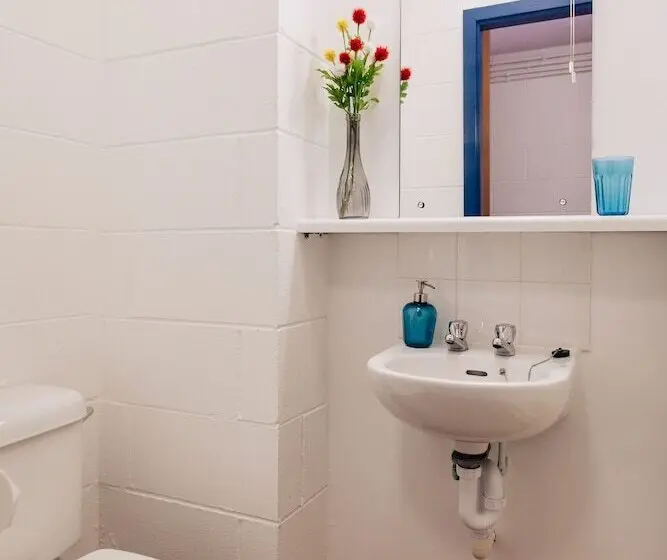 اتاق استاندارد با سرویس بهداشتی مشترک, Dcu Rooms All Hallows