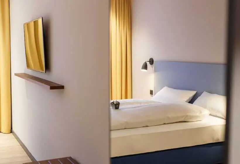 Superior Kolmen Hengen Huone, Elaya Hotel Goeppingen