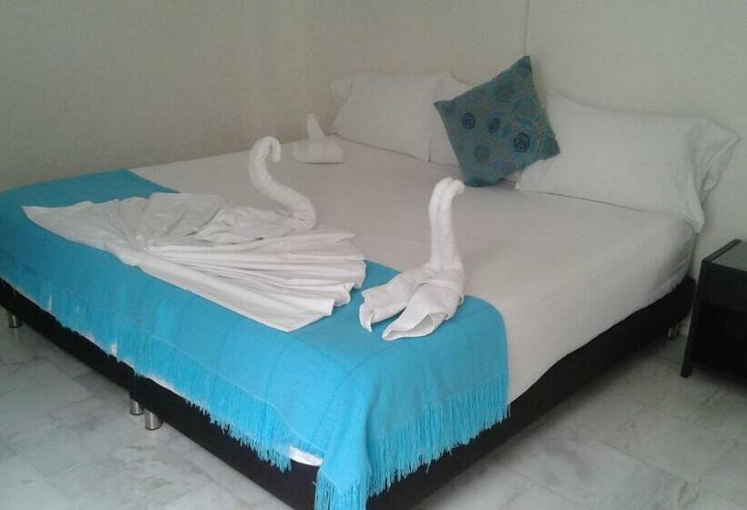 اتاق لوکس با تخت بزرگ, Blue Star