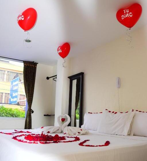 اتاق لوکس با تخت بزرگ, Blue Star