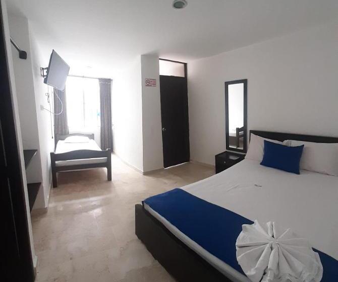 اتاق استاندارد سه نفره, Blue Star