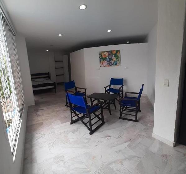 اتاق سوپریور خانوادگی, Blue Star