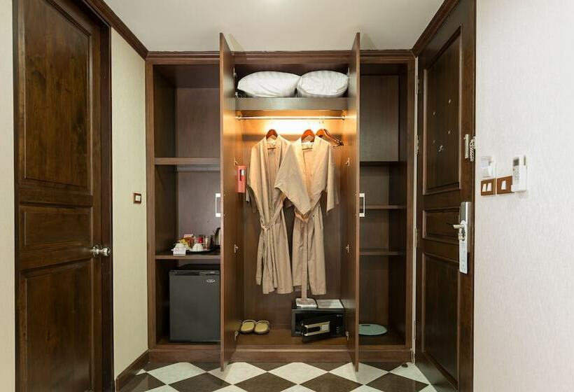 수피리어 룸, De Ladda